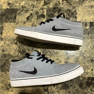 Nike SB Satire Mid Sneakers